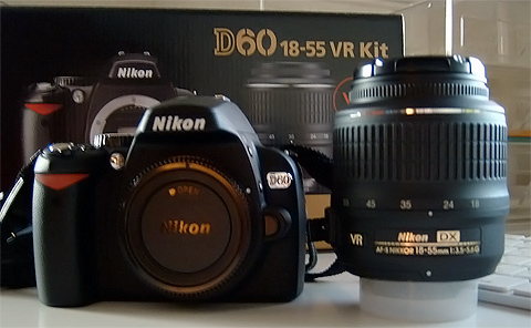 ↑ Nikon D60