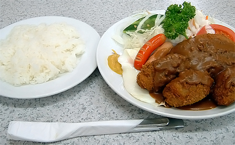 ↑ 昔ながらの洋食屋さんでランチ