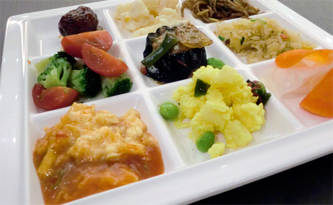 ビュッフェで食事会